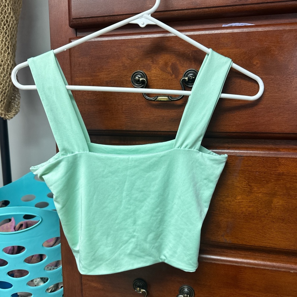 SHEIN Green Crop Tank Top Fitted Style